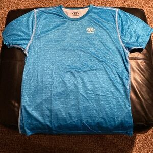 Men’s Umbro Large Short Sleeve Athletic Shirt.